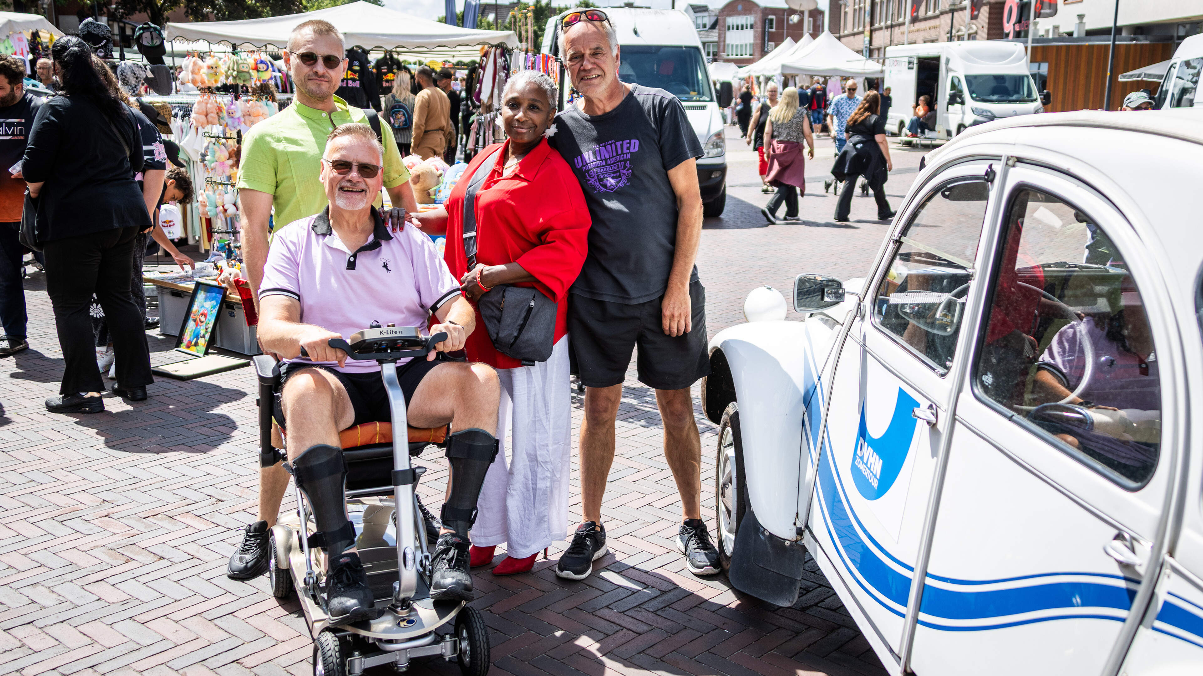 Ramptoeristen uit Ureterp, Polen en Groningen op vakantiemarkt in Veendam